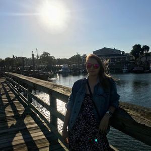 Meet your Posher, Clarissa